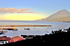 Piku volcano webcam online